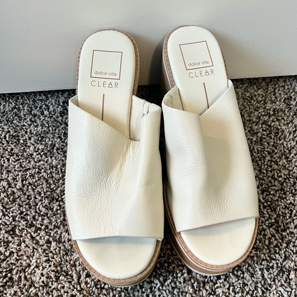 Dolce vita 
EMERY HEELS IVORY LEATHER
Color: IVORY LEATHER